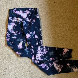 Lululemon align high rise 28”. Good condition but some wear due to washing. Sz 4